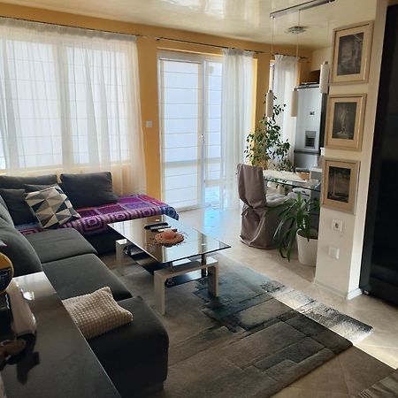 Art Apartment Kiril And Metodi Square 布尔加斯 外观 照片