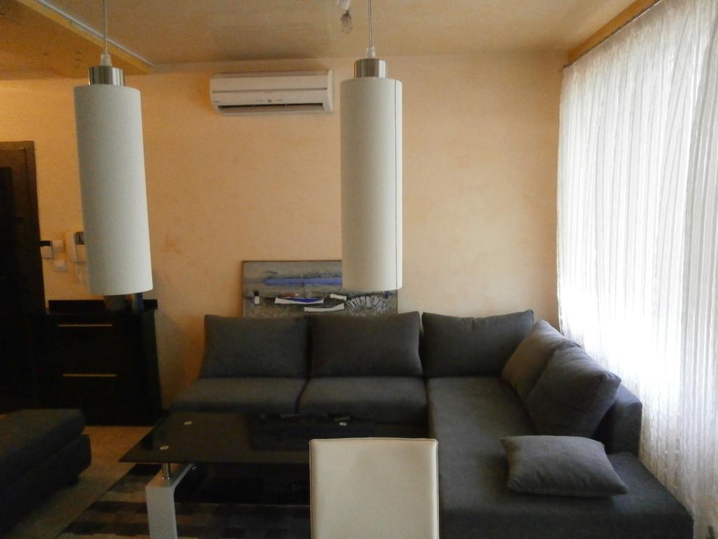 Art Apartment Kiril And Metodi Square 布尔加斯 客房 照片