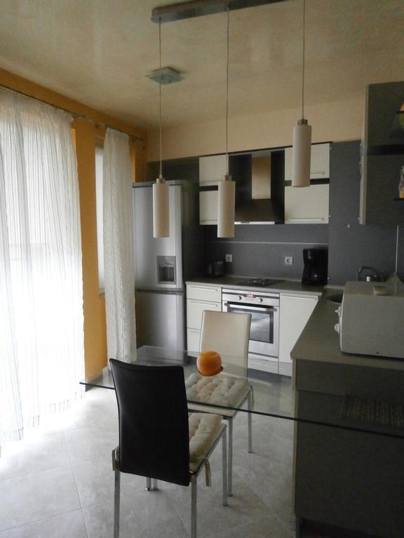 Art Apartment Kiril And Metodi Square 布尔加斯 客房 照片