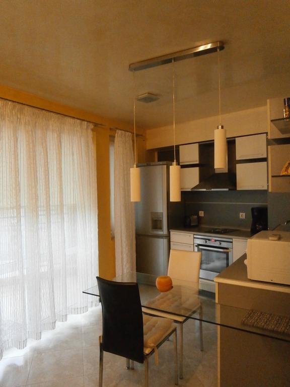Art Apartment Kiril And Metodi Square 布尔加斯 外观 照片