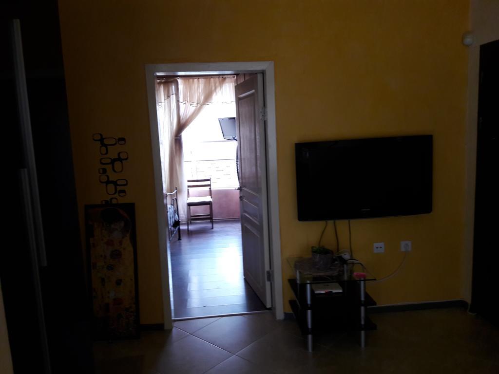 Art Apartment Kiril And Metodi Square 布尔加斯 外观 照片