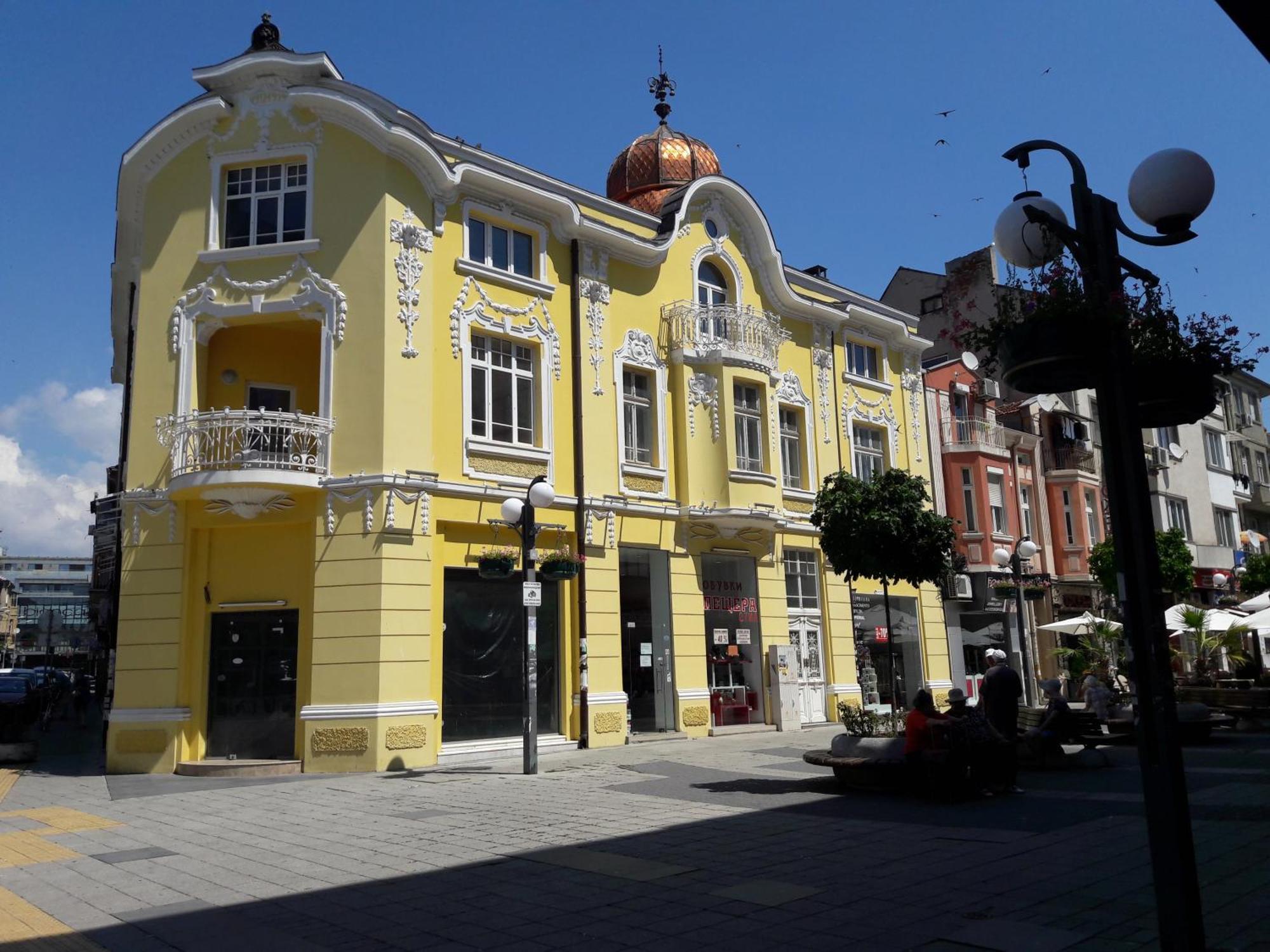 Art Apartment Kiril And Metodi Square 布尔加斯 外观 照片