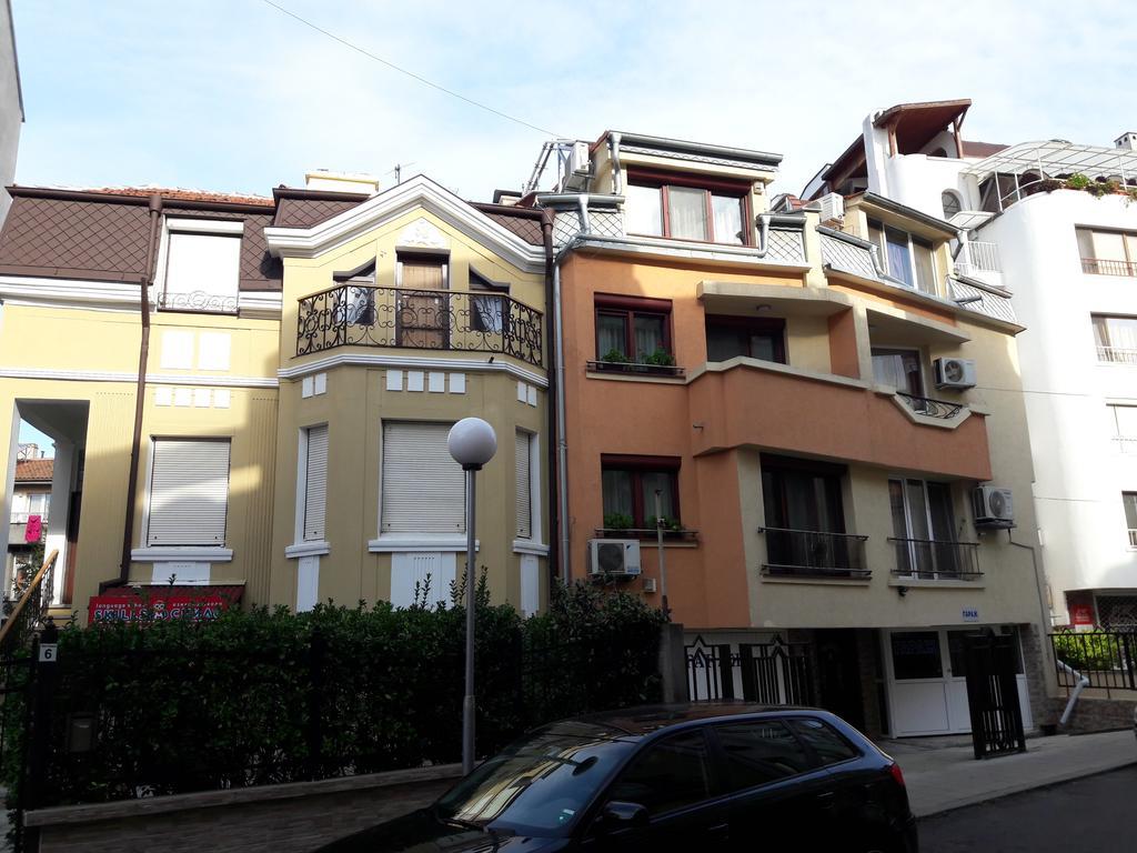 Art Apartment Kiril And Metodi Square 布尔加斯 外观 照片